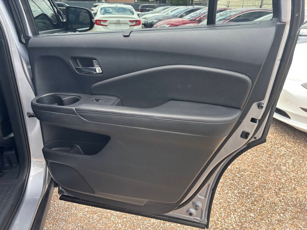 Honda Passport Vehicle Full-screen Gallery Image 17