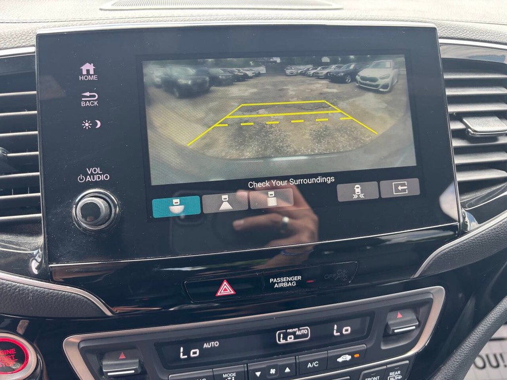 Honda Passport Vehicle Full-screen Gallery Image 22