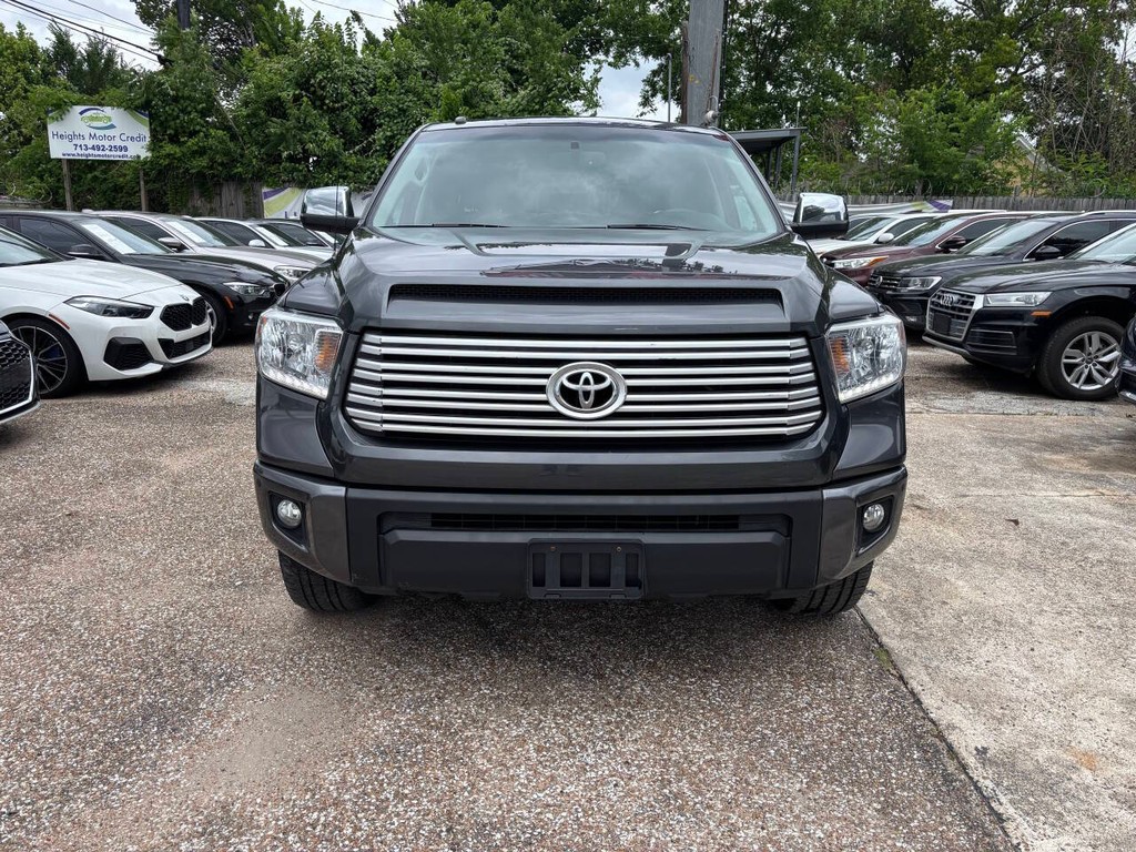 Toyota Tundra 4WD Vehicle Full-screen Gallery Image 02