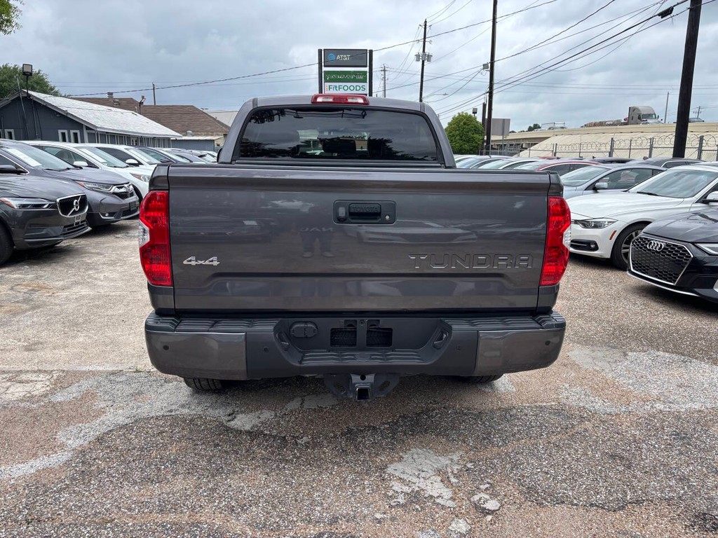 Toyota Tundra 4WD Vehicle Full-screen Gallery Image 06