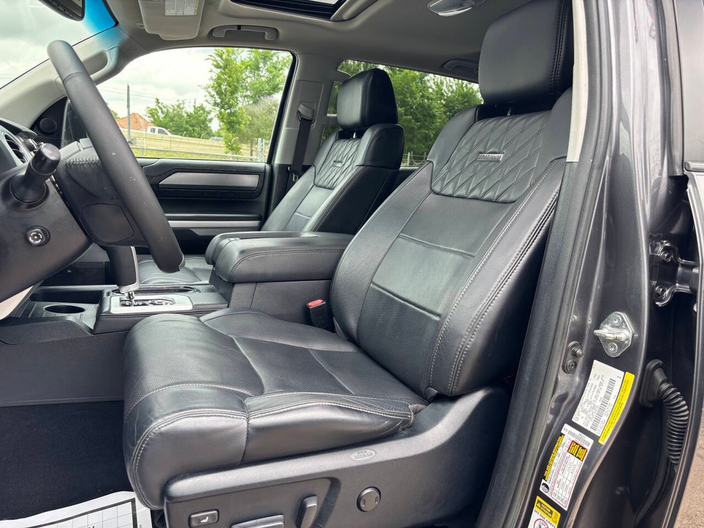 Toyota Tundra 4WD Vehicle Full-screen Gallery Image 09