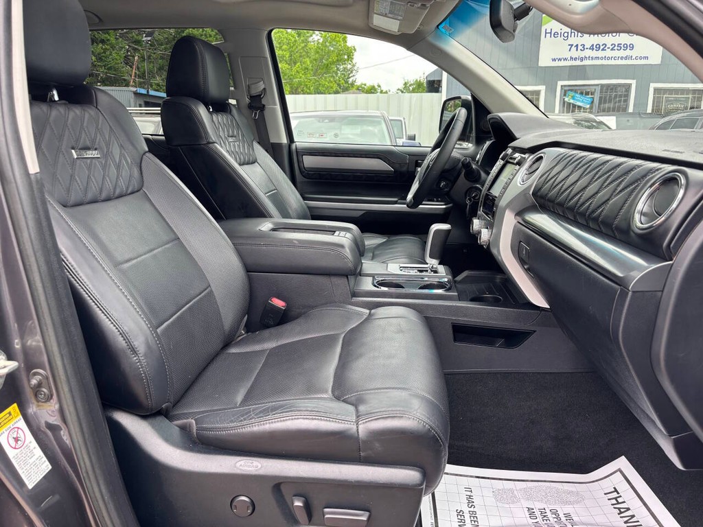 Toyota Tundra 4WD Vehicle Full-screen Gallery Image 12