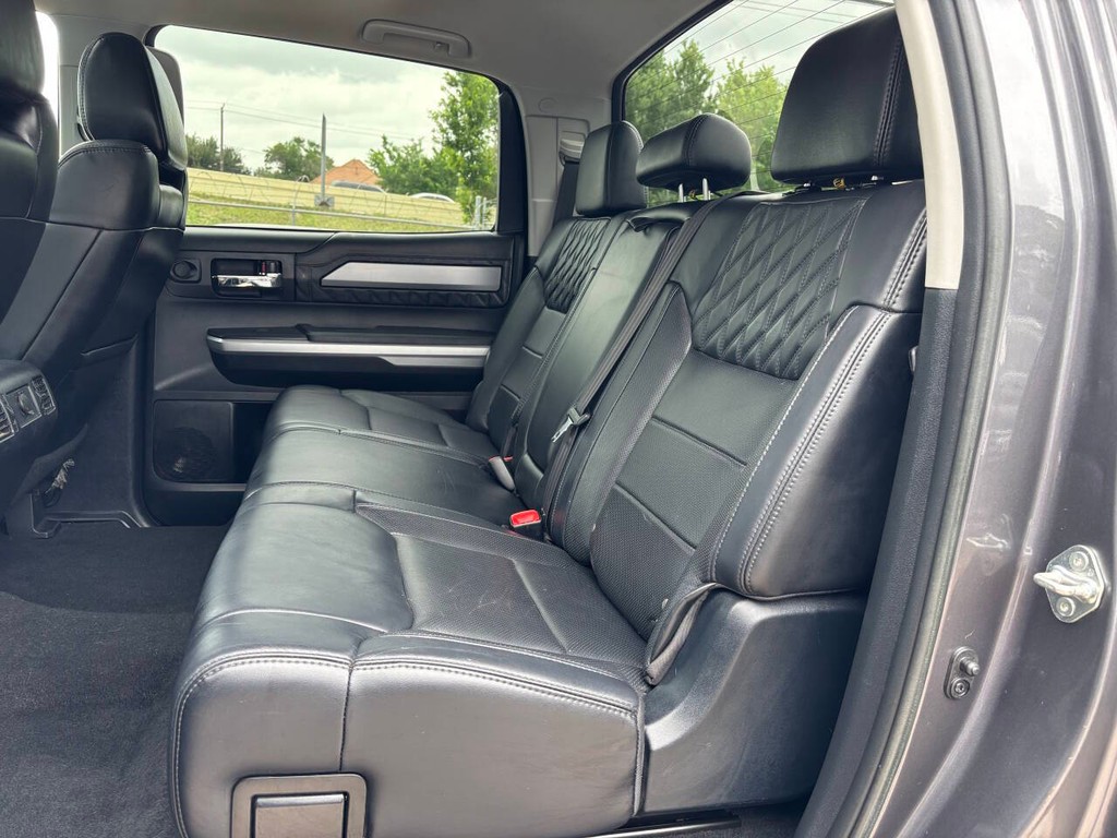 Toyota Tundra 4WD Vehicle Full-screen Gallery Image 14
