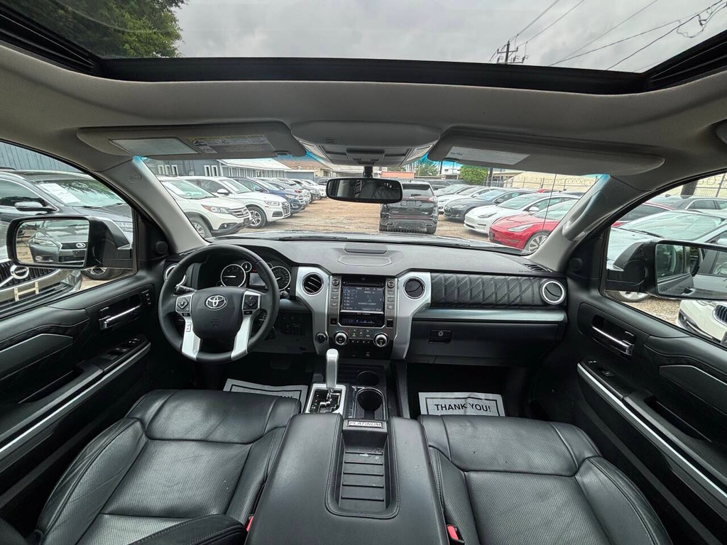 Toyota Tundra 4WD Vehicle Full-screen Gallery Image 18