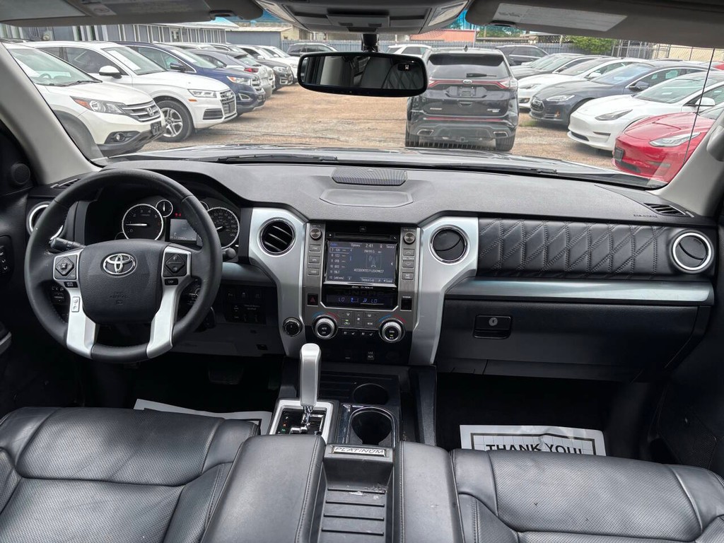 Toyota Tundra 4WD Vehicle Full-screen Gallery Image 19
