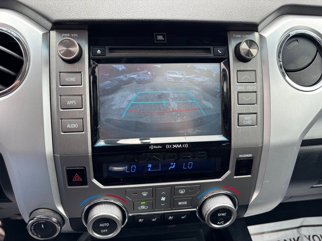 Toyota Tundra 4WD Vehicle Full-screen Gallery Image 21