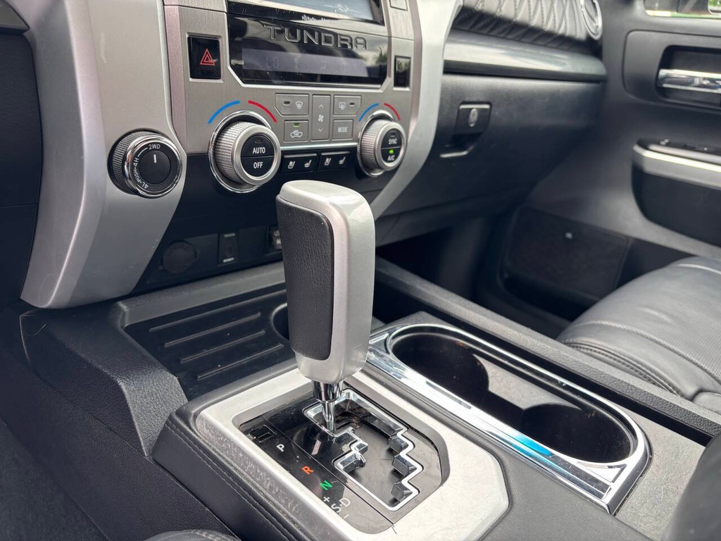 Toyota Tundra 4WD Vehicle Full-screen Gallery Image 22
