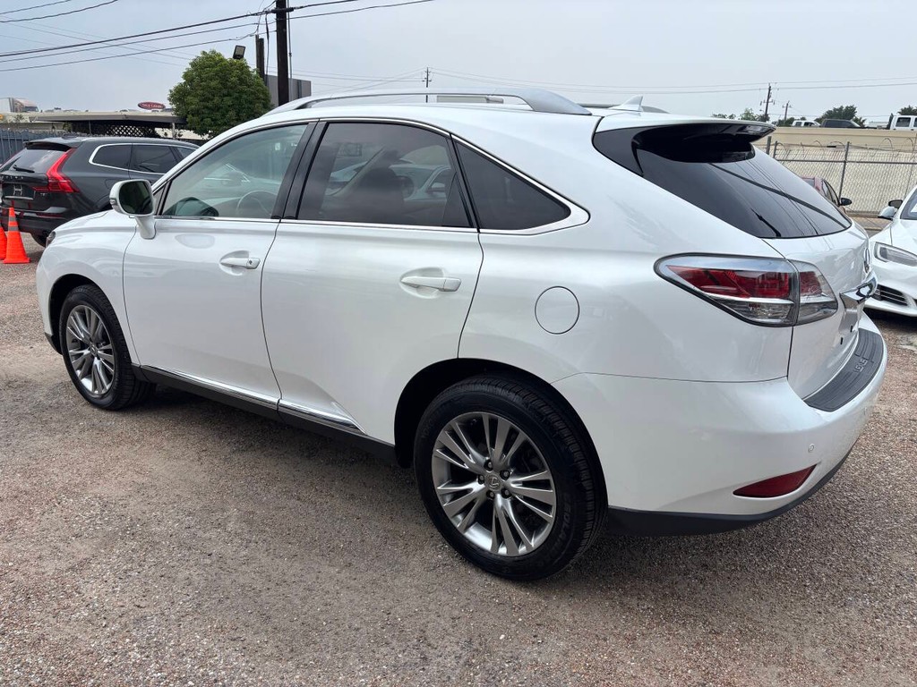 Lexus RX 350 Vehicle Full-screen Gallery Image 05