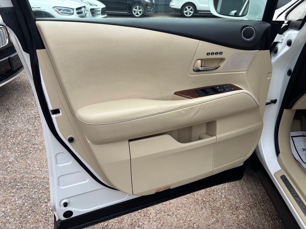 Lexus RX 350 Vehicle Full-screen Gallery Image 10