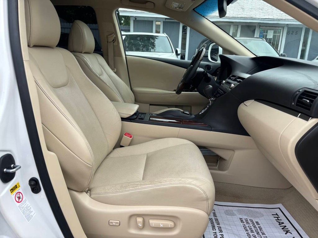 Lexus RX 350 Vehicle Full-screen Gallery Image 12