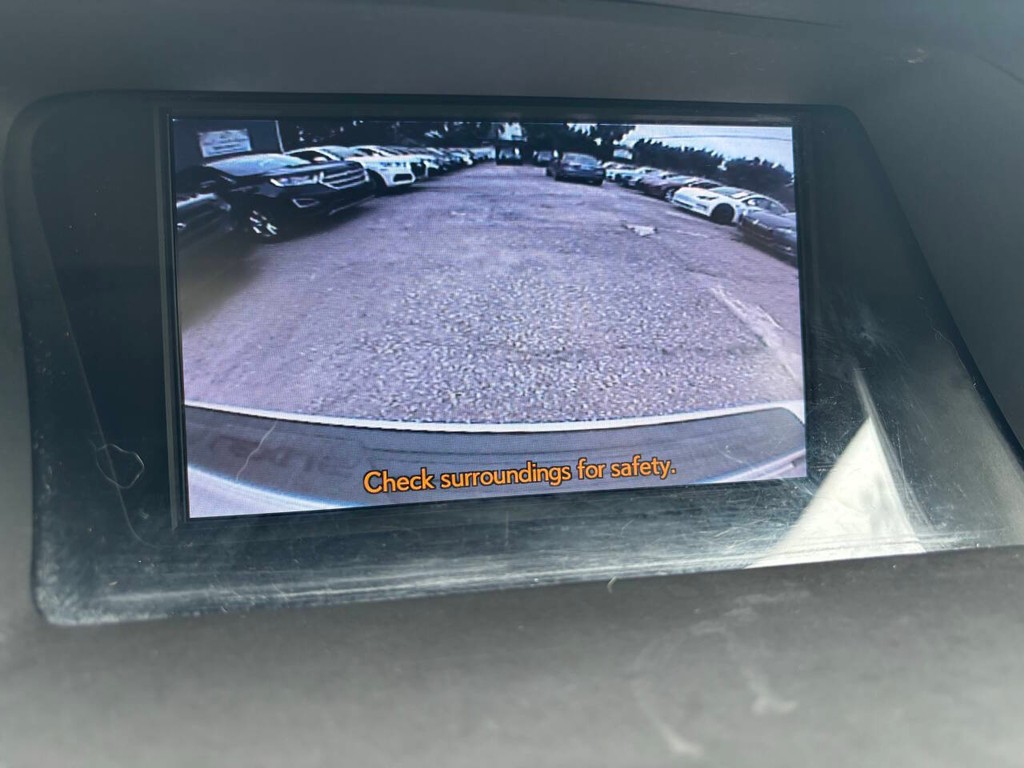 Lexus RX 350 Vehicle Full-screen Gallery Image 22