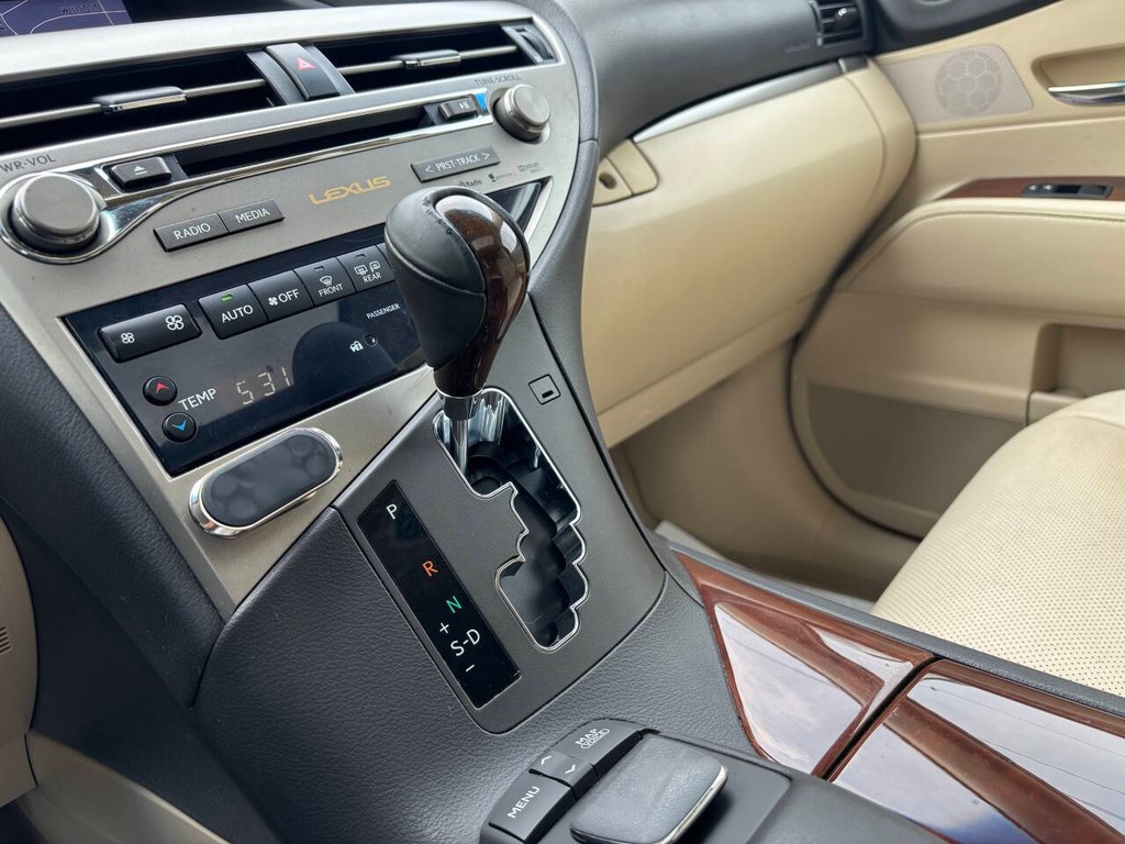 Lexus RX 350 Vehicle Full-screen Gallery Image 23