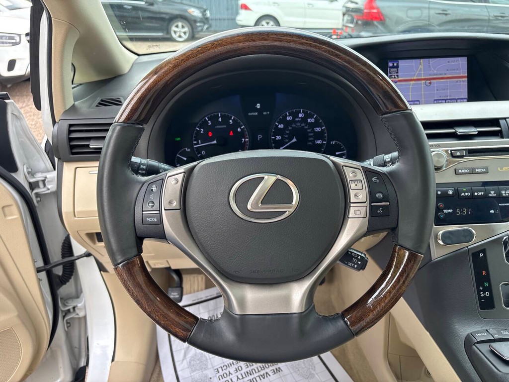 Lexus RX 350 Vehicle Full-screen Gallery Image 25