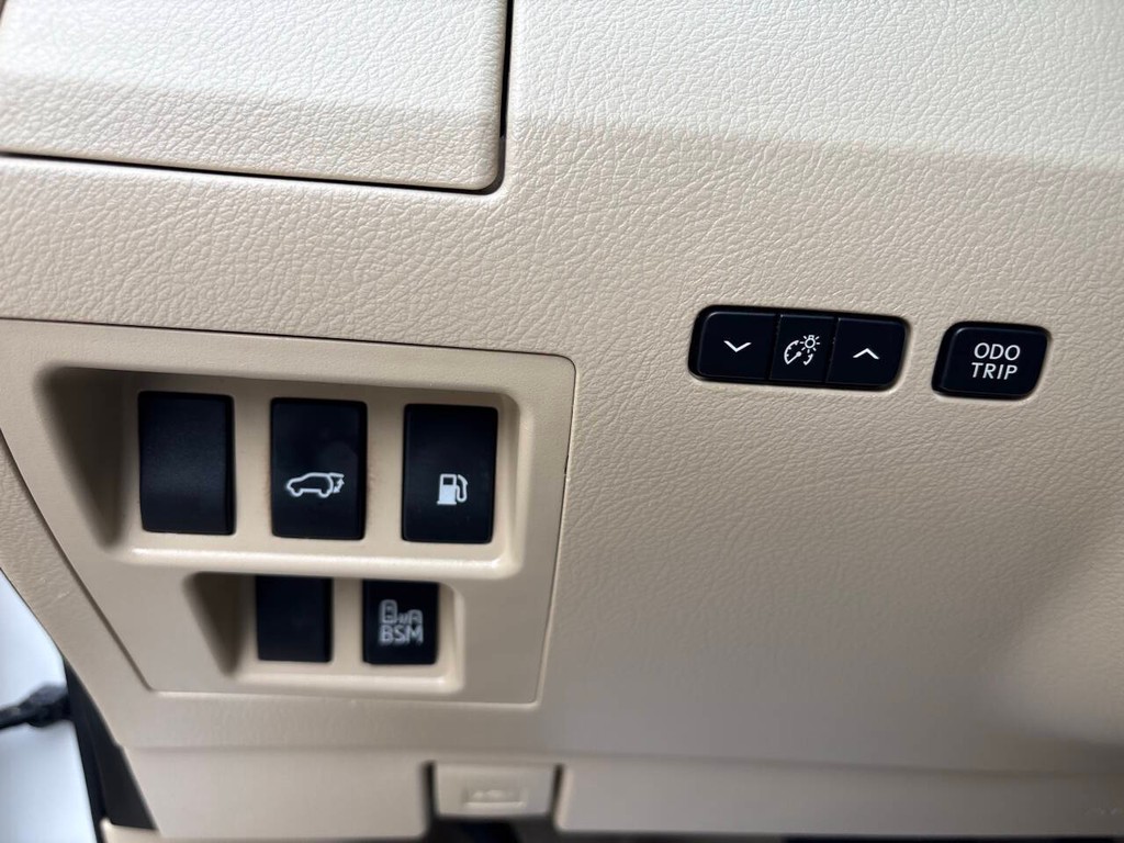 Lexus RX 350 Vehicle Full-screen Gallery Image 27
