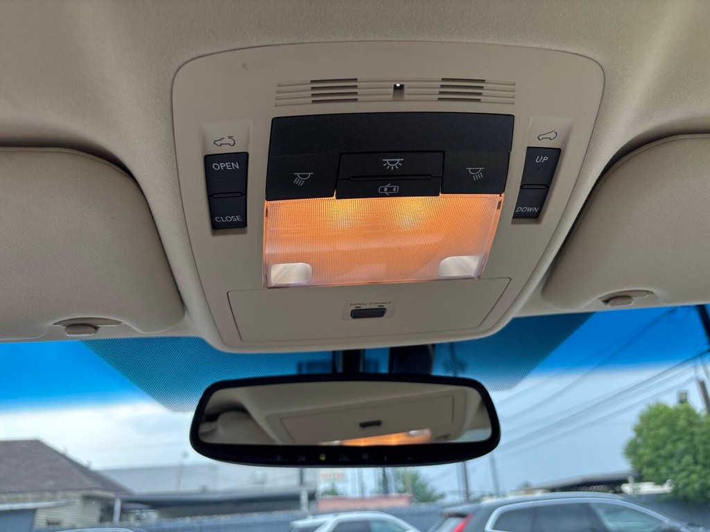 Lexus RX 350 Vehicle Full-screen Gallery Image 29