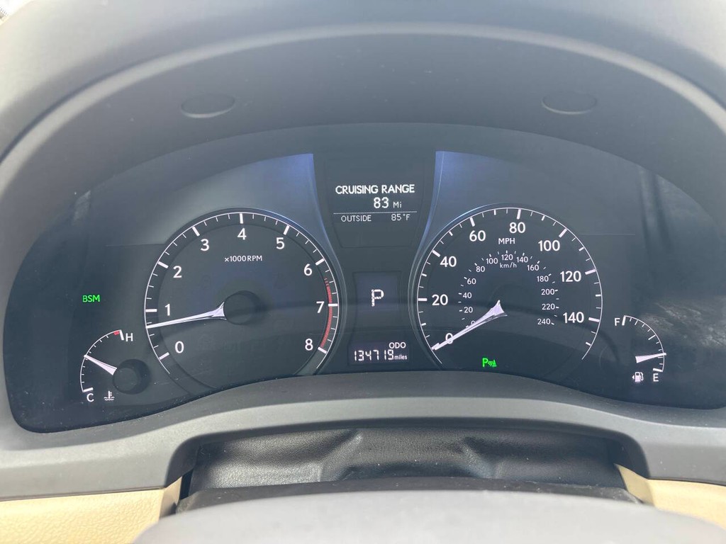 Lexus RX 350 Vehicle Full-screen Gallery Image 31