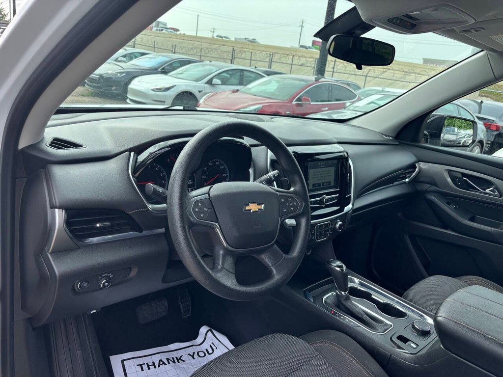 Chevrolet Traverse Vehicle Full-screen Gallery Image 08