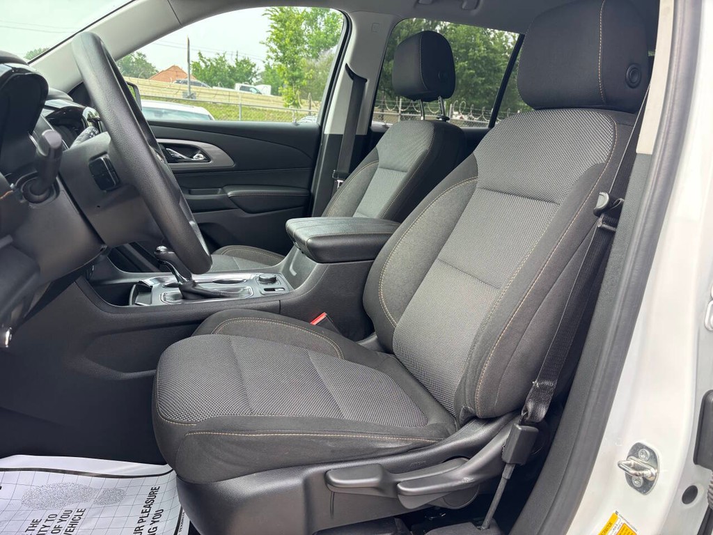 Chevrolet Traverse Vehicle Full-screen Gallery Image 09