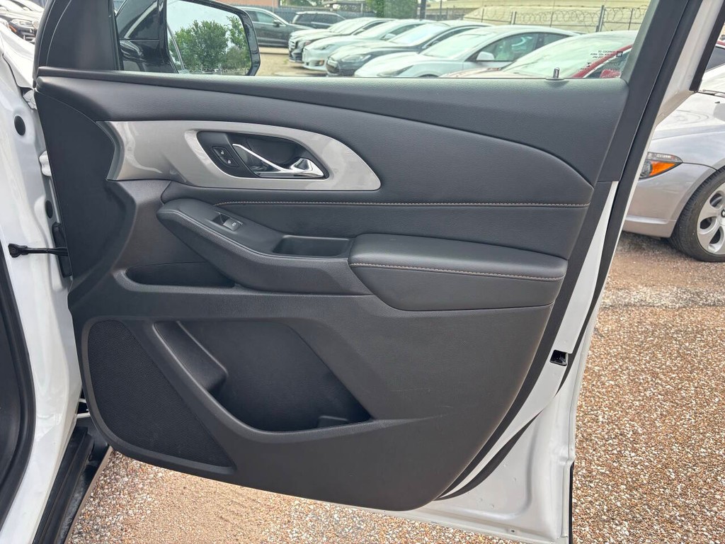 Chevrolet Traverse Vehicle Full-screen Gallery Image 13