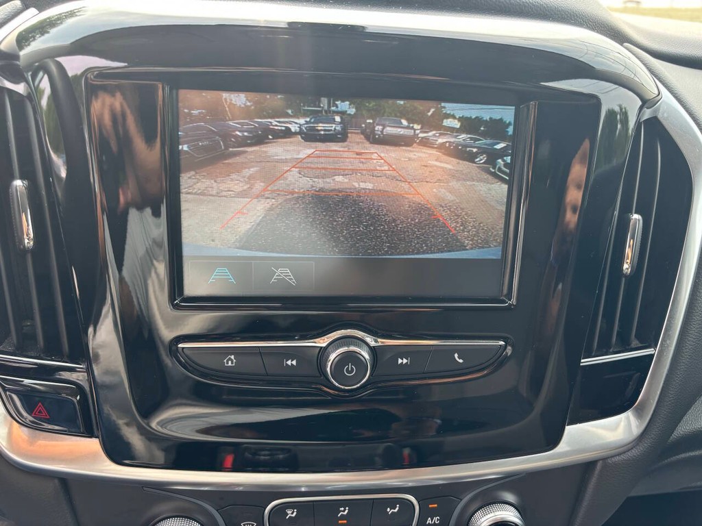 Chevrolet Traverse Vehicle Full-screen Gallery Image 24