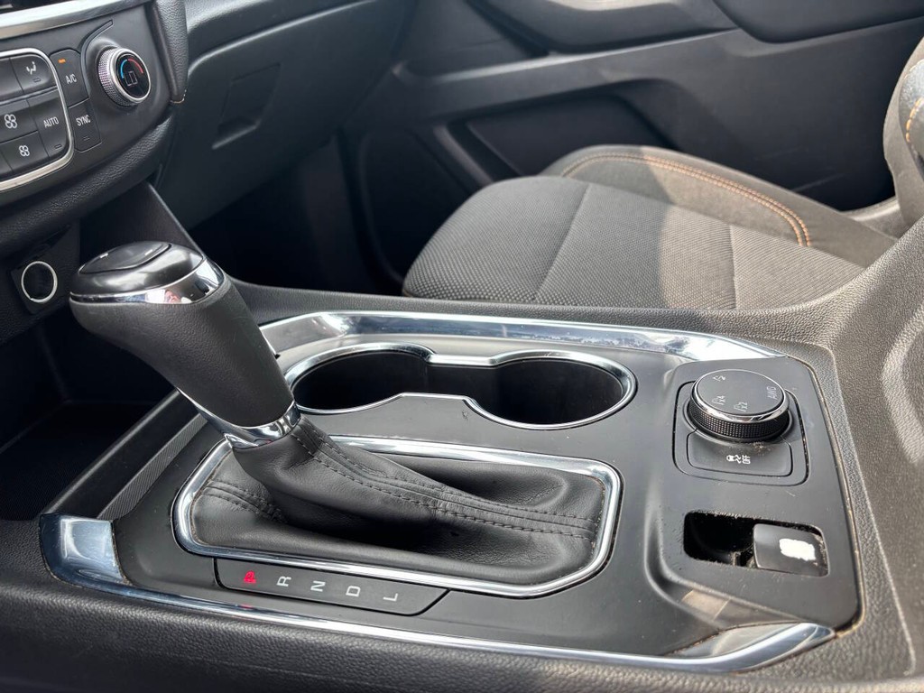 Chevrolet Traverse Vehicle Full-screen Gallery Image 27