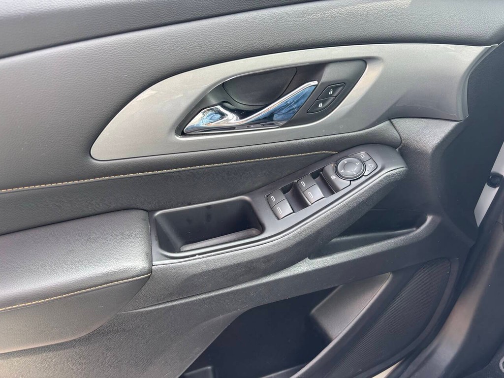 Chevrolet Traverse Vehicle Full-screen Gallery Image 30