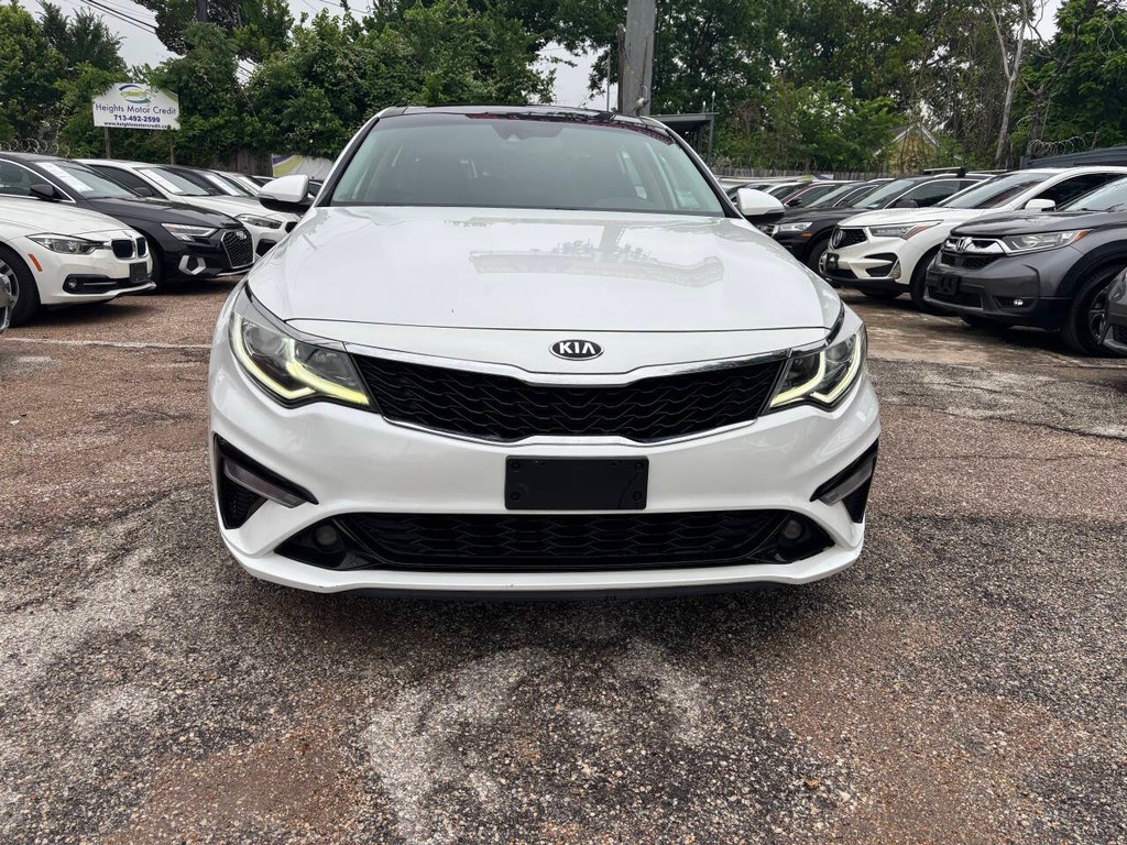 Kia Optima Vehicle Full-screen Gallery Image 02