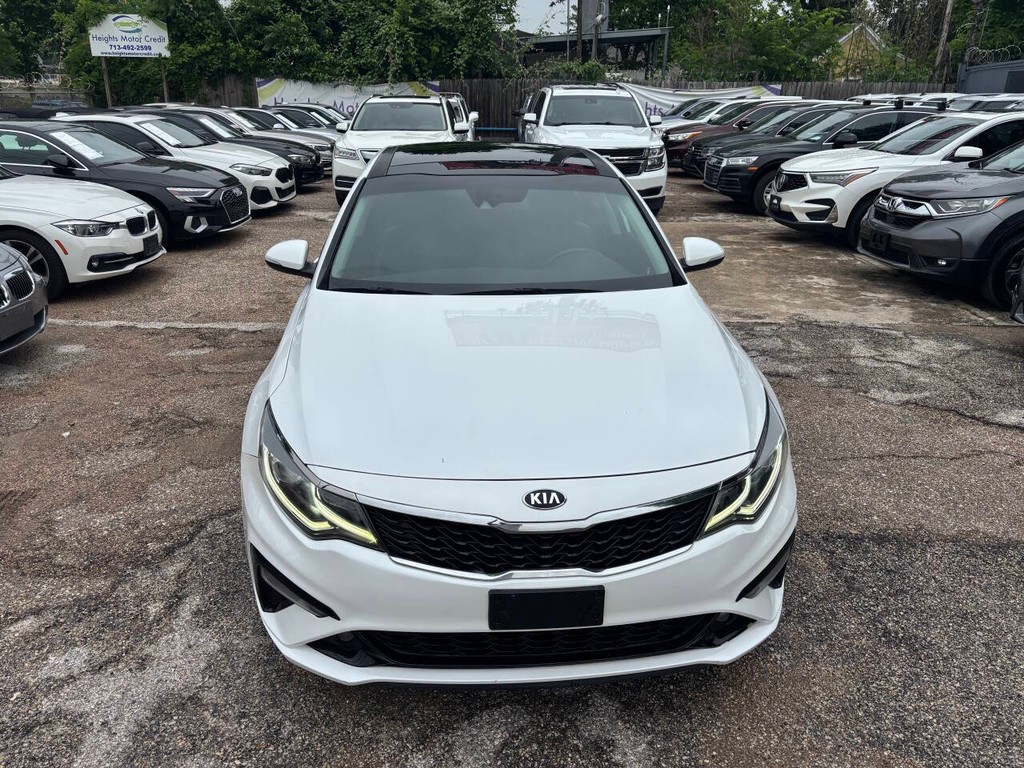Kia Optima Vehicle Full-screen Gallery Image 03