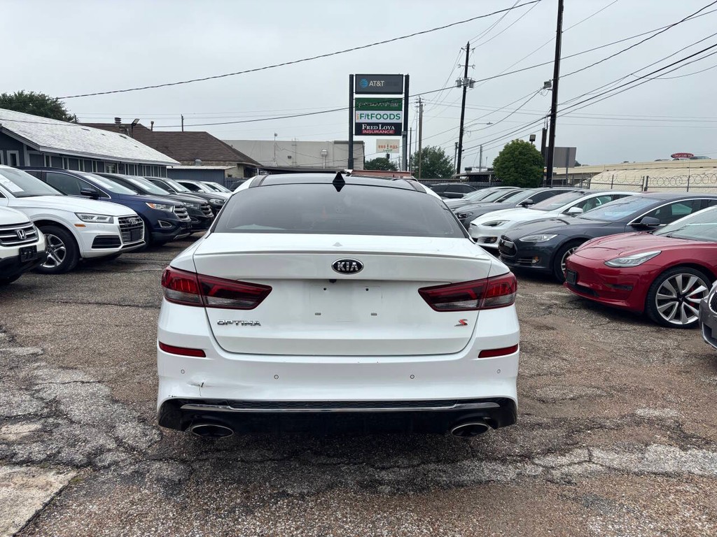 Kia Optima Vehicle Full-screen Gallery Image 06