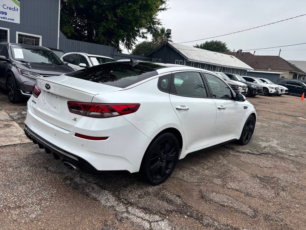 Kia Optima Vehicle Full-screen Gallery Image 07