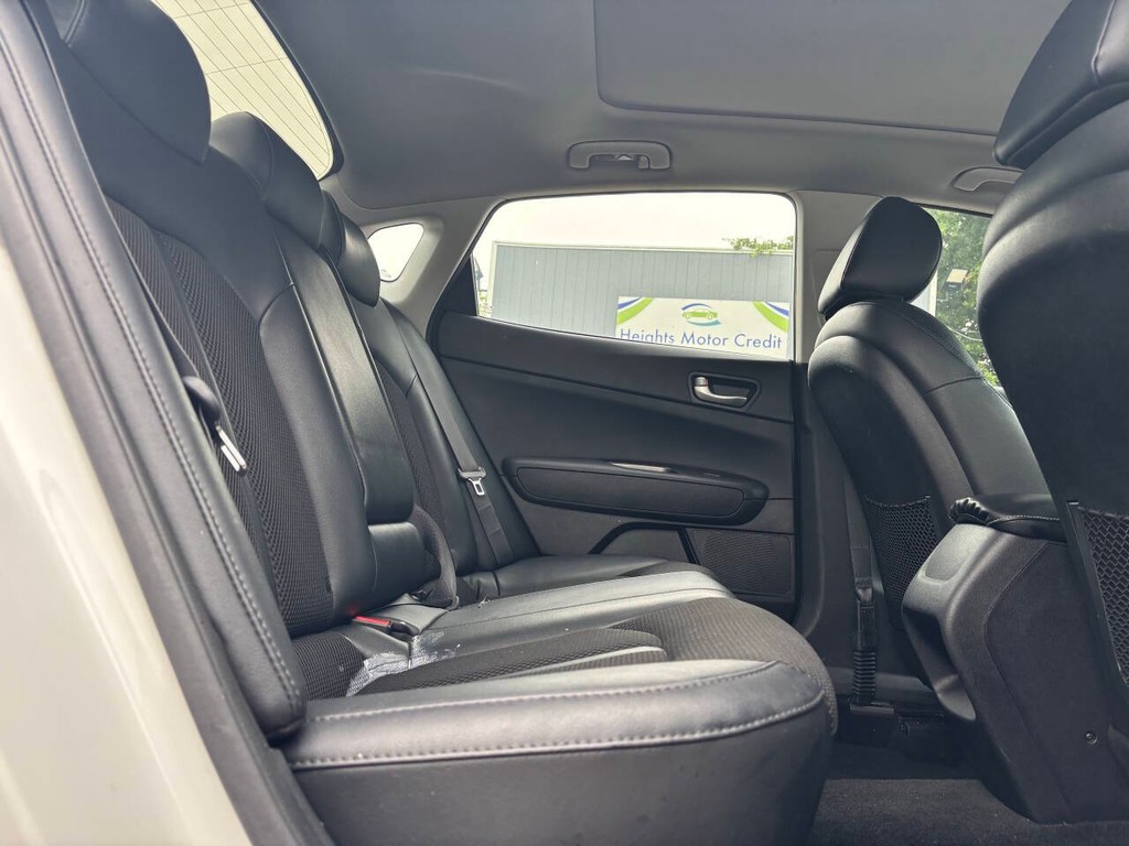 Kia Optima Vehicle Full-screen Gallery Image 16