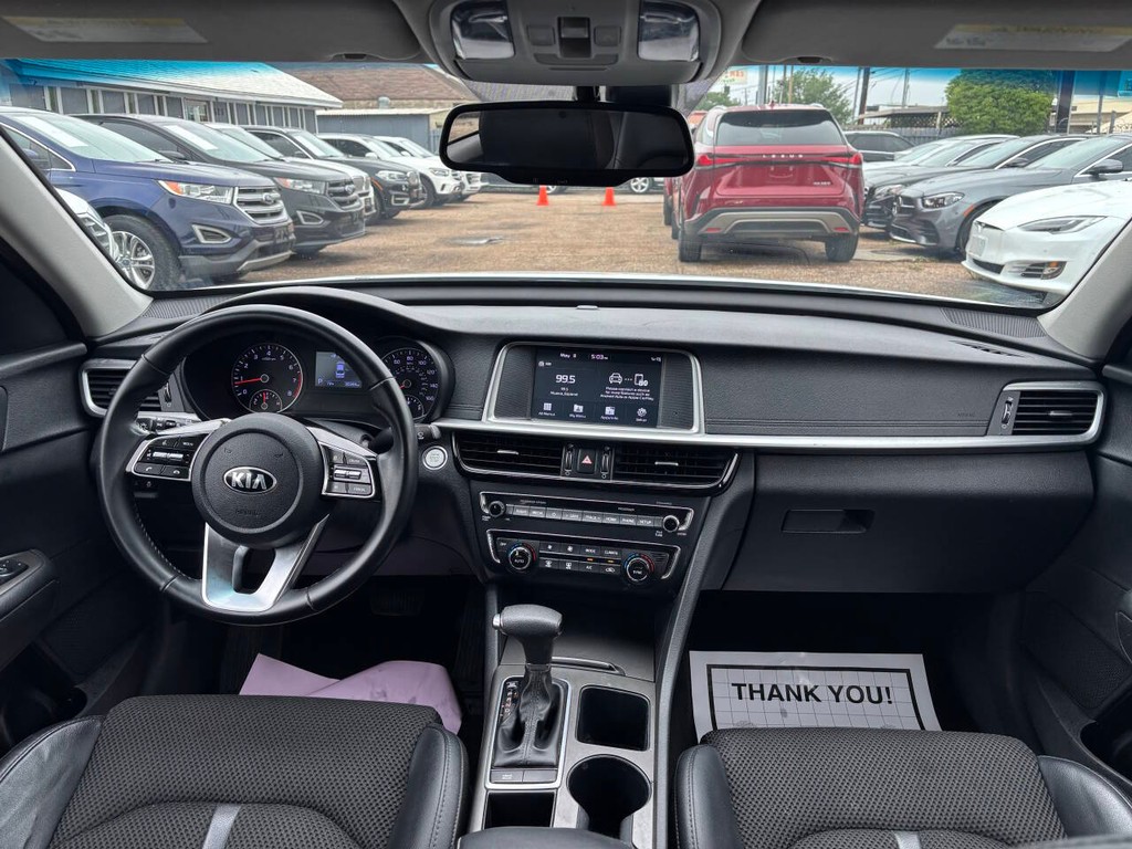 Kia Optima Vehicle Full-screen Gallery Image 19