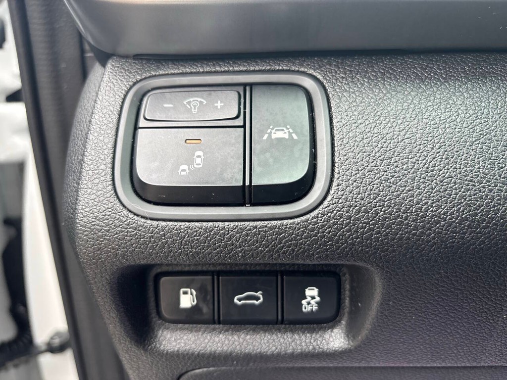Kia Optima Vehicle Full-screen Gallery Image 25