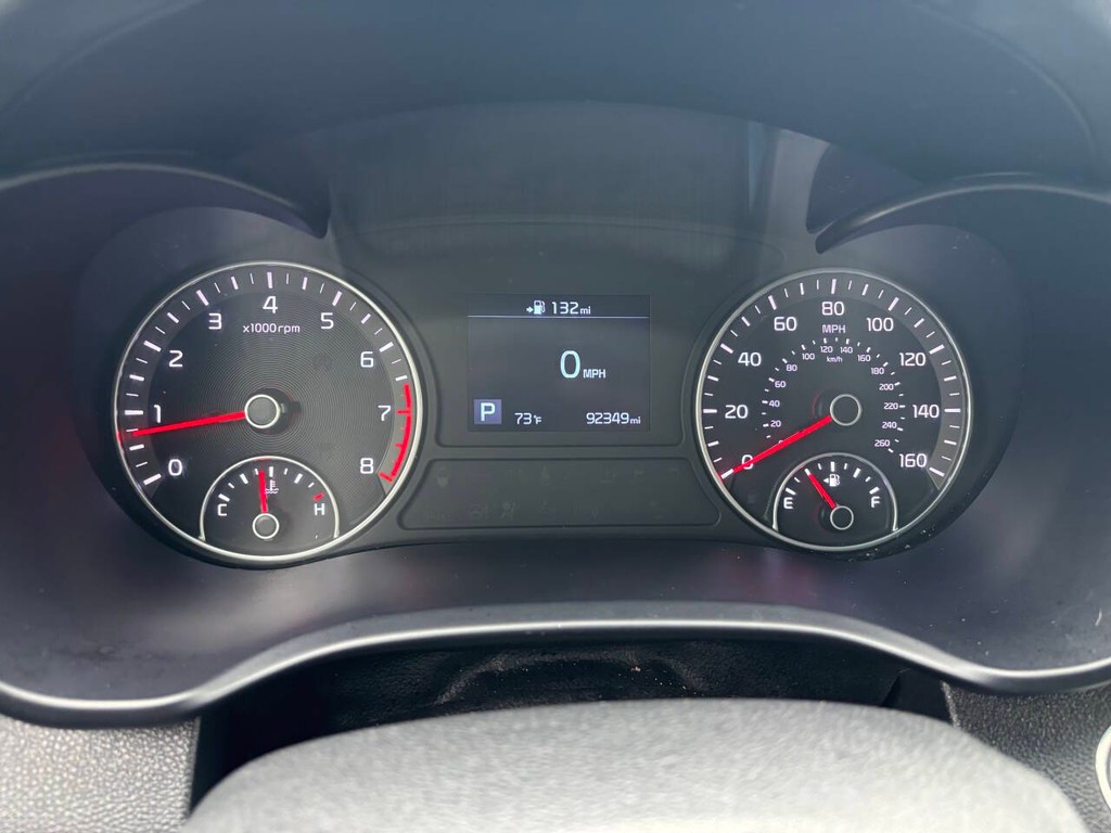 Kia Optima Vehicle Full-screen Gallery Image 29