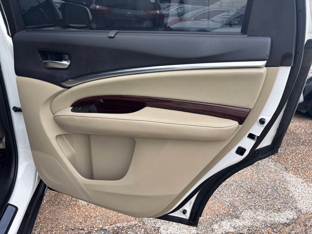 Acura MDX Vehicle Full-screen Gallery Image 17