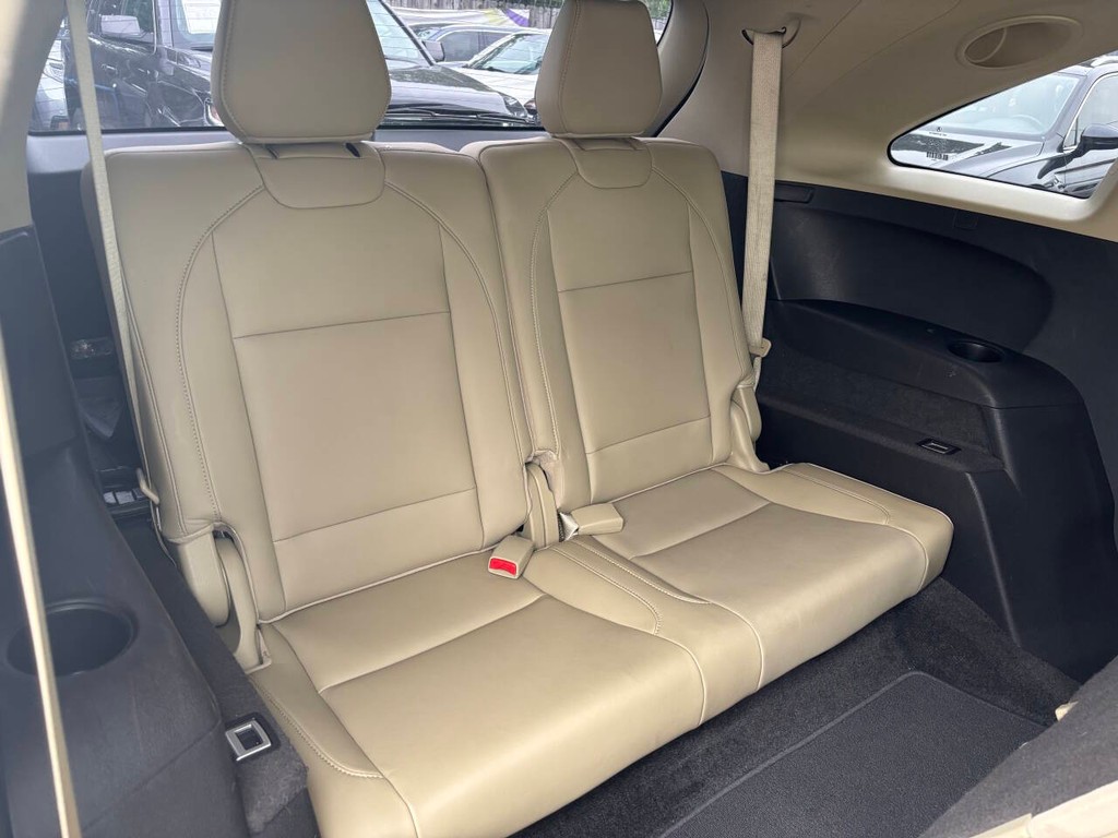 Acura MDX Vehicle Full-screen Gallery Image 19
