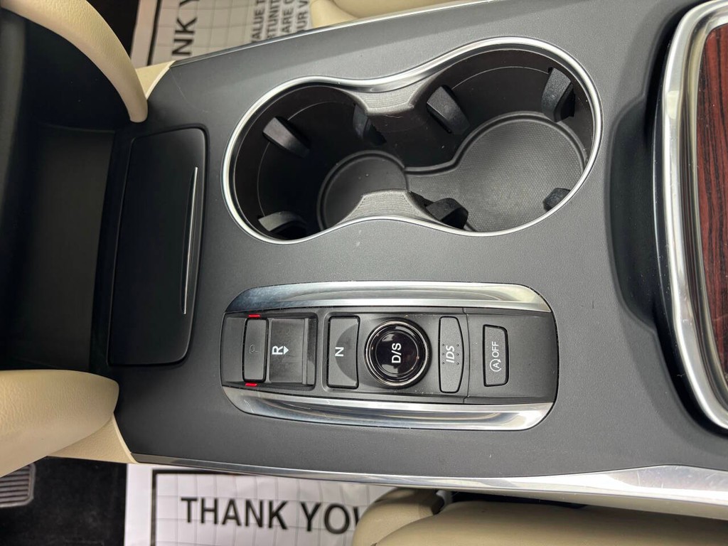 Acura MDX Vehicle Full-screen Gallery Image 25