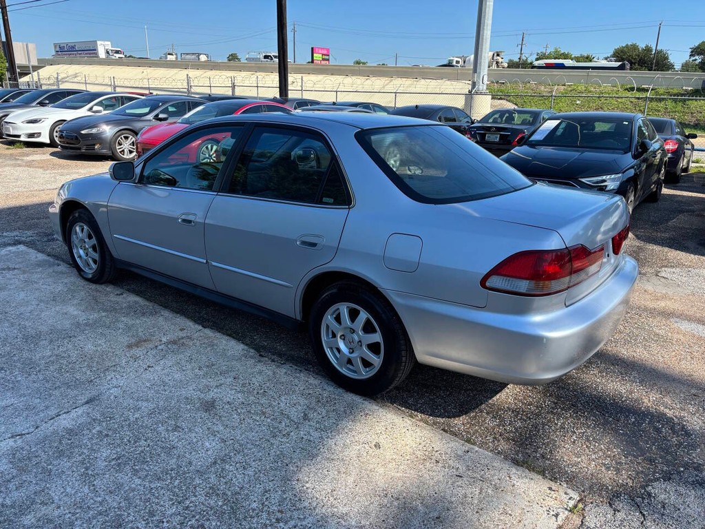 Honda Accord Sedan Vehicle Full-screen Gallery Image 05