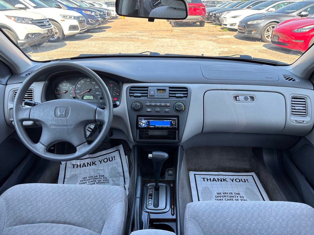 Honda Accord Sedan Vehicle Full-screen Gallery Image 19