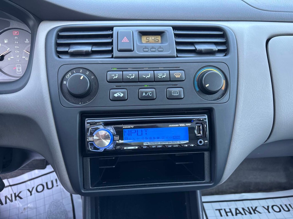 Honda Accord Sedan Vehicle Full-screen Gallery Image 20