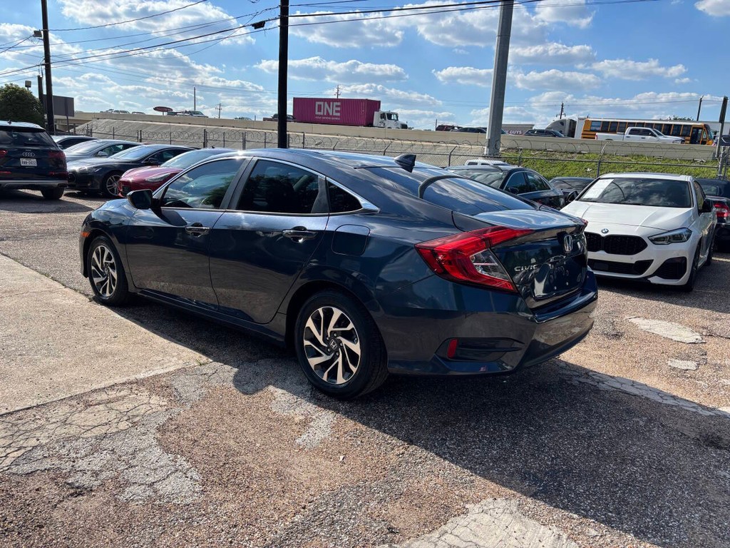 Honda Civic Sedan Vehicle Full-screen Gallery Image 05