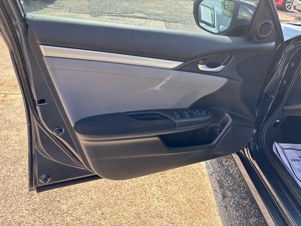 Honda Civic Sedan Vehicle Full-screen Gallery Image 10