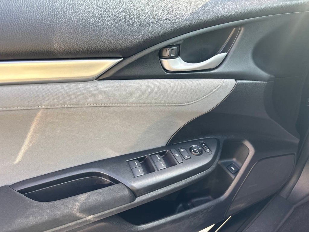 Honda Civic Sedan Vehicle Full-screen Gallery Image 25