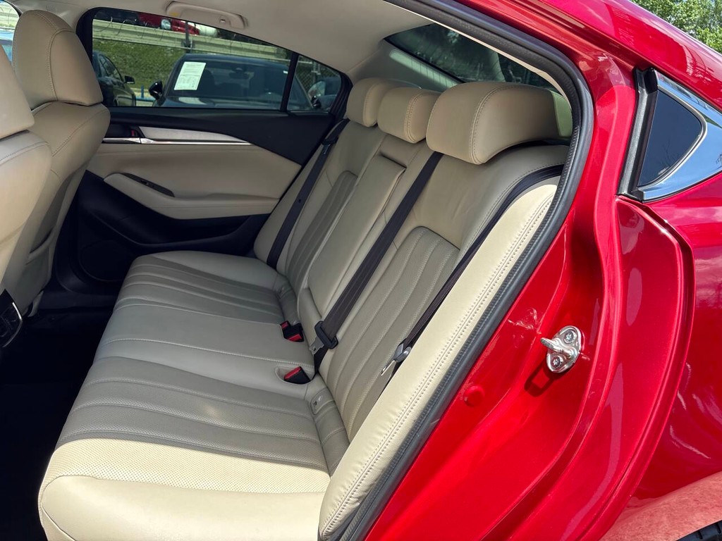 Mazda MAZDA6 Vehicle Full-screen Gallery Image 14