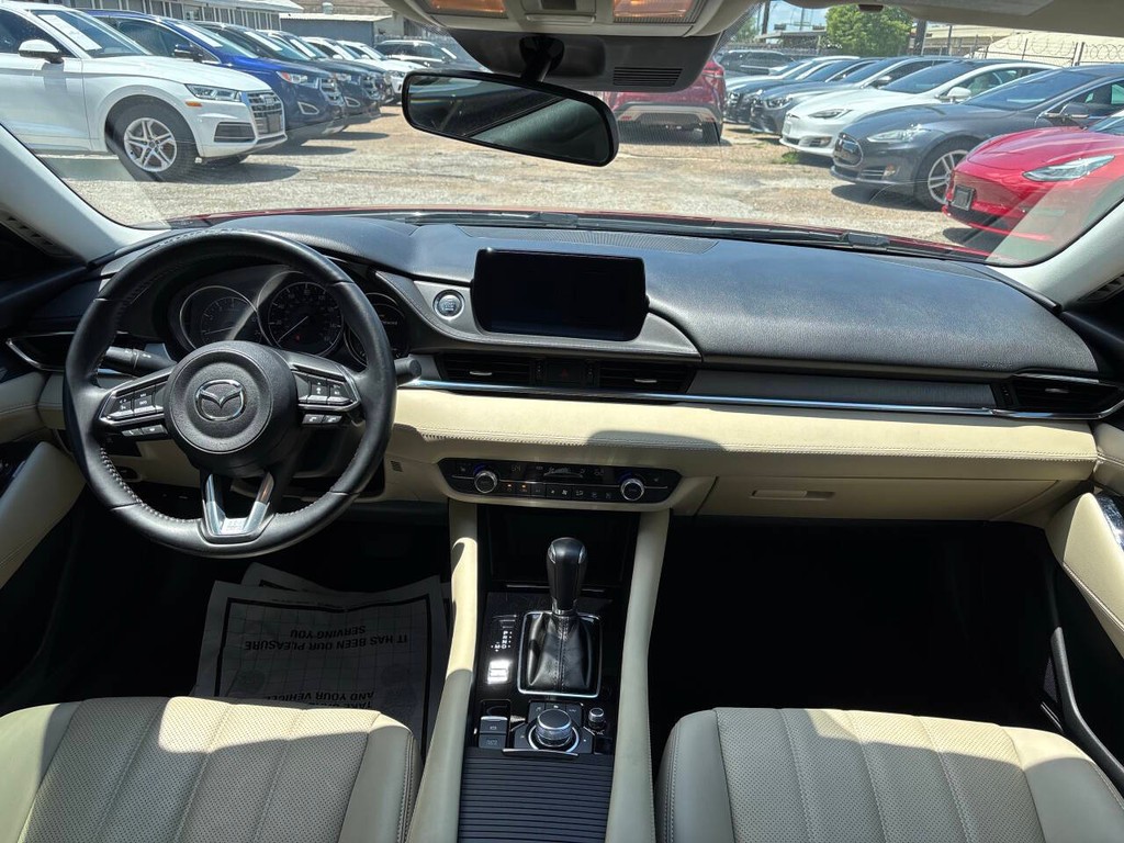 Mazda MAZDA6 Vehicle Full-screen Gallery Image 19