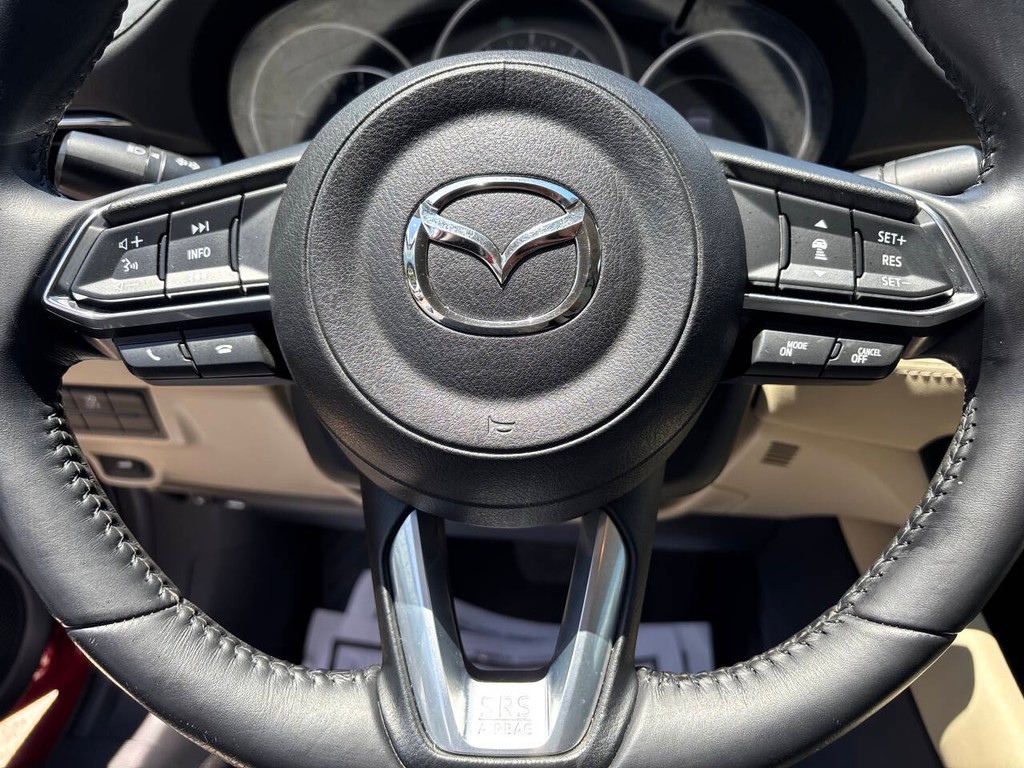 Mazda MAZDA6 Vehicle Full-screen Gallery Image 26