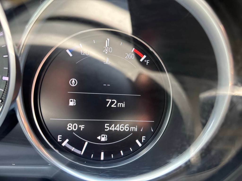 Mazda MAZDA6 Vehicle Full-screen Gallery Image 32
