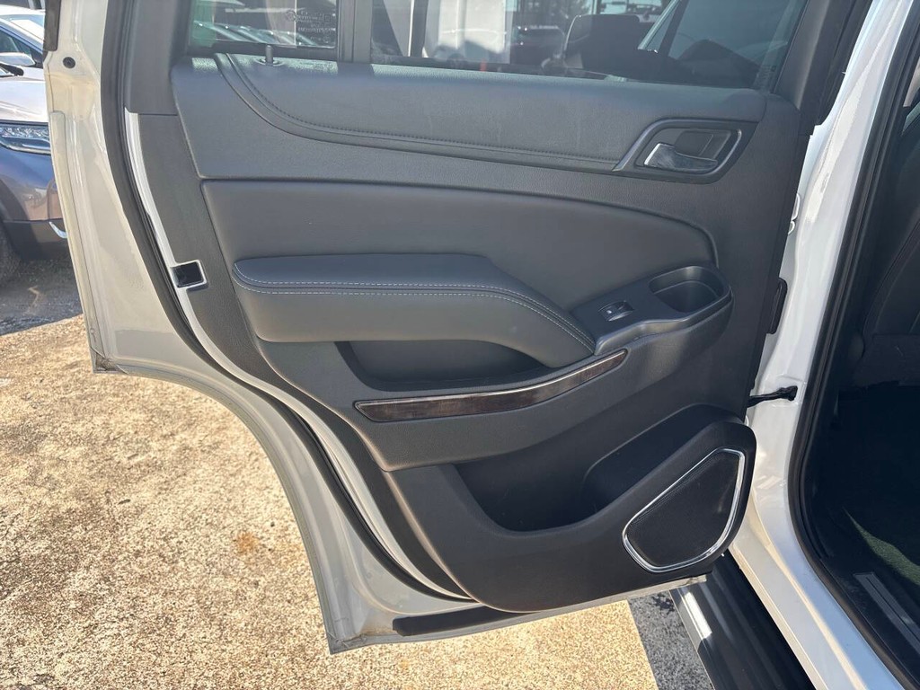 Chevrolet Tahoe Vehicle Full-screen Gallery Image 15