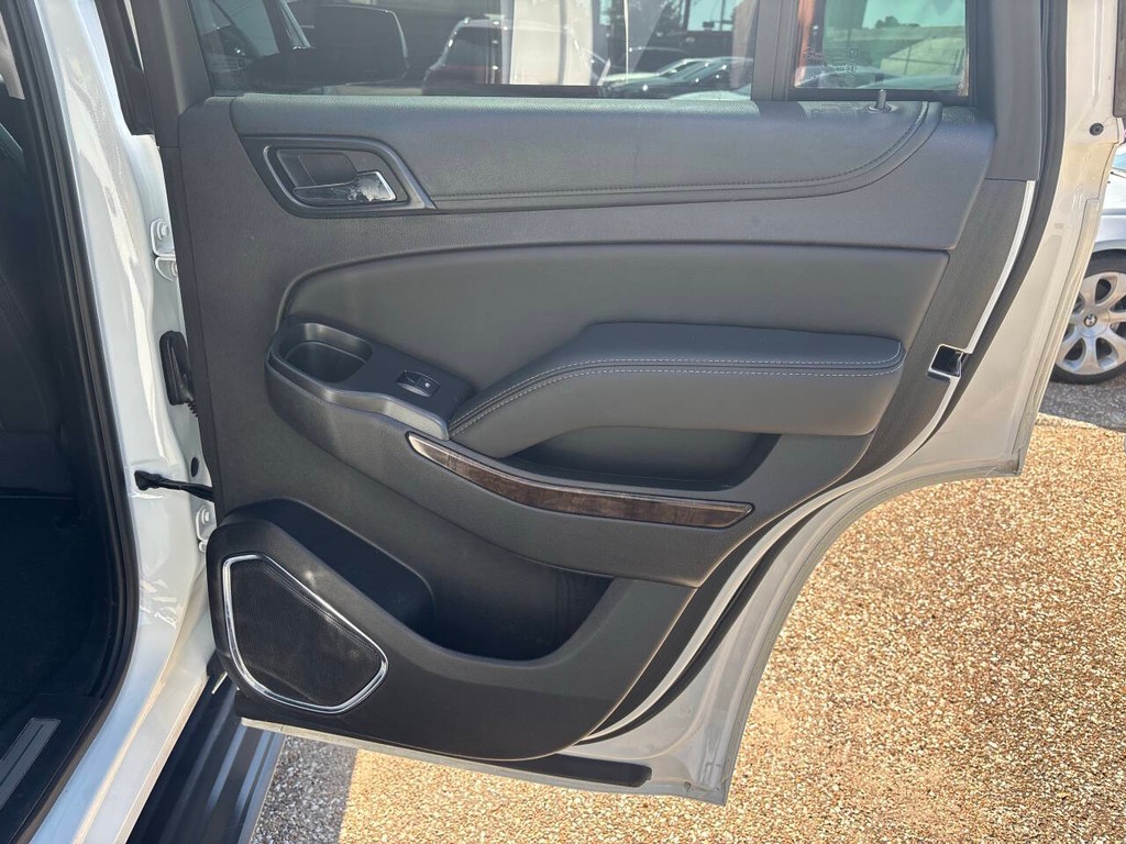 Chevrolet Tahoe Vehicle Full-screen Gallery Image 17