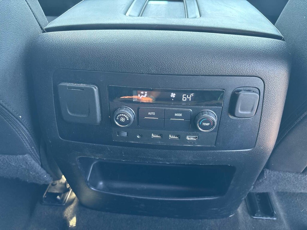Chevrolet Tahoe Vehicle Full-screen Gallery Image 20